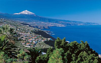 Costa norte de Tenerife, mar y Teide en segundo plano