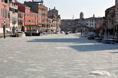 Laguna de Venecia congelada